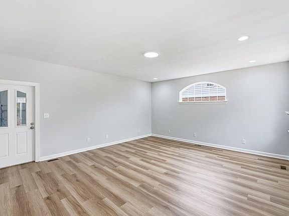 4th image of 116 N Shore Rd