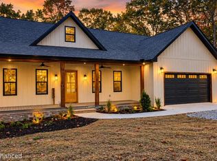 853 Steeplechase Dr, Jamestown, TN 38556