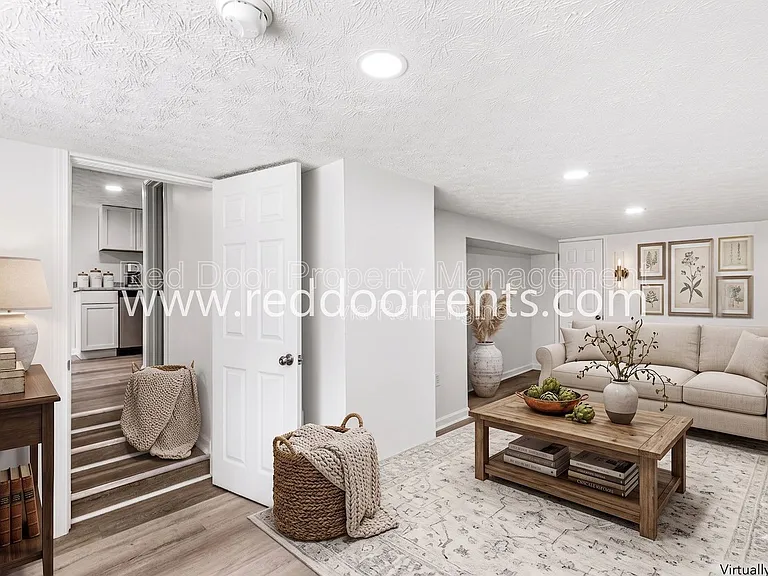 389 N Main St #G — Photo 3