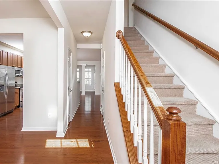 9722 Springholm Dr — Photo 4