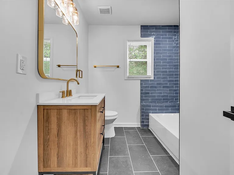 382 Josephine St — Photo 13