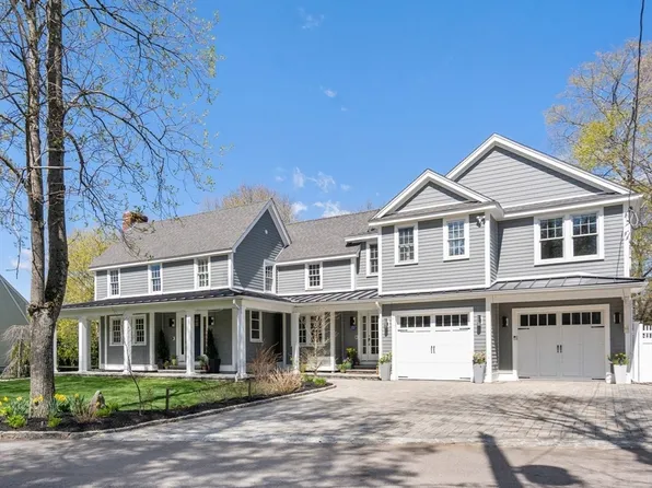 6 Hale Pl, Medfield, MA 02052