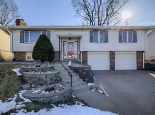 14611 R St, Omaha, NE 68137