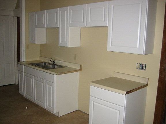 2nd image of 466 Lawnsdale Ave