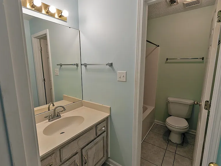 1901 Calumet Pkwy — Photo 24