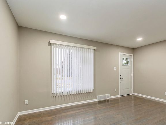 5th image of 5506 Homerlee Ave