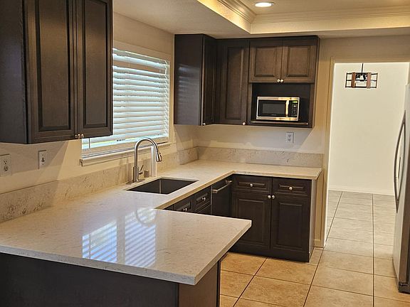 4th image of 14150 Agave St