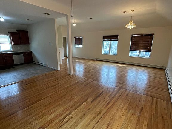 3rd image of 73 Speedwell Ave #2