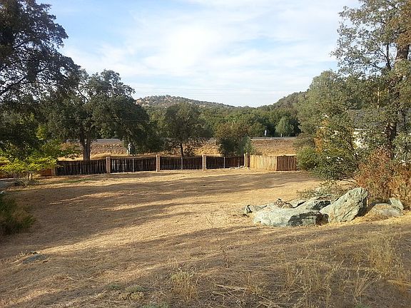 4th image of 352 Live Oak Dr