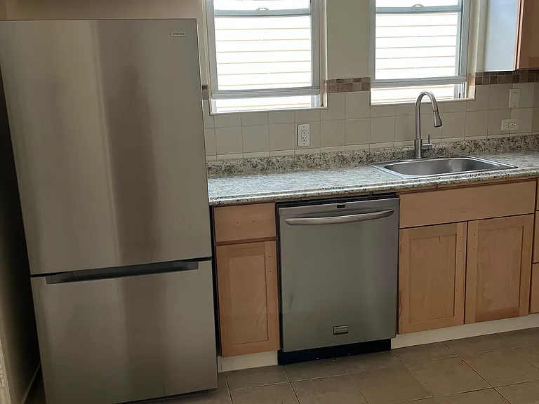 47 Delavan Ave #2 — Photo 29