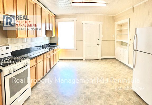 3rd image of 1051 Grand Ave #B