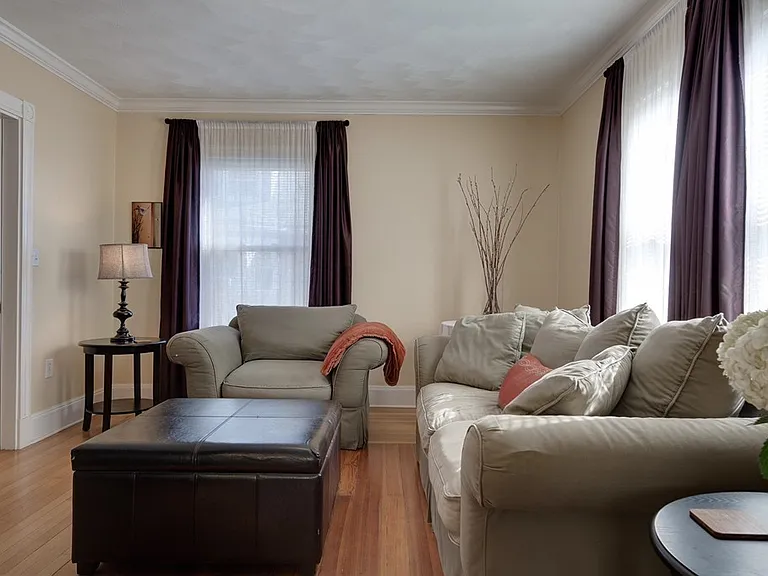 69 Eleanor St — Photo 2