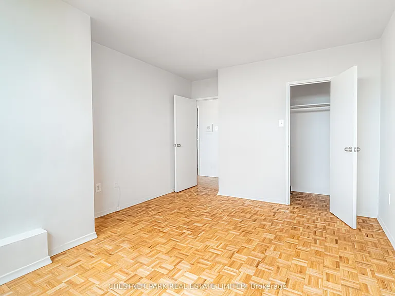 40 Godstone Rd #806 — Photo 22