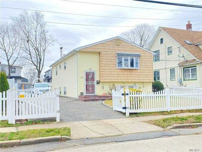 15 Shonnard Ave, Freeport, NY, 11520