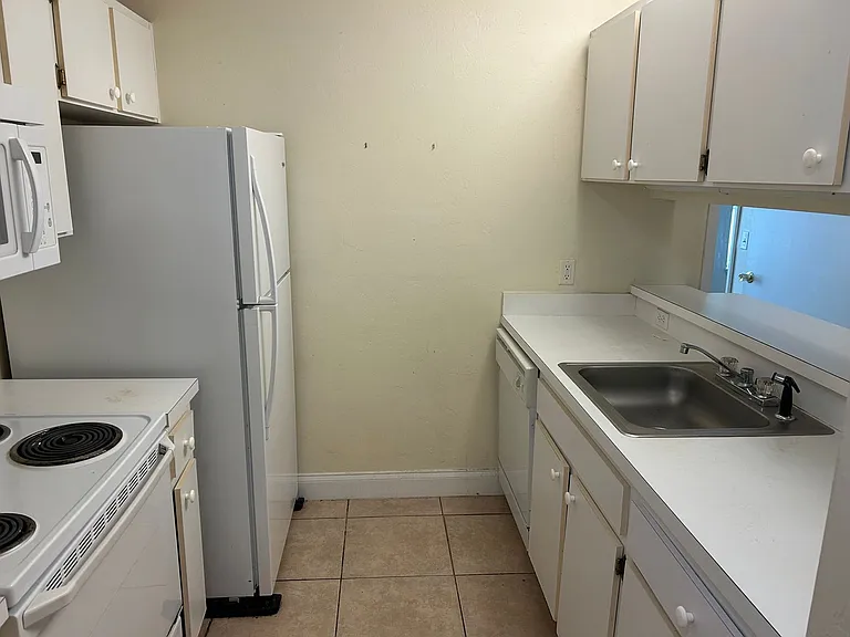 3800 SW 20th Ave #501 — Photo 9
