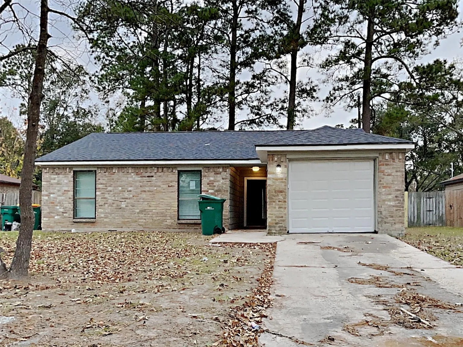 3 bed, 1.5 bath, 1032 sqft, $1,495 — Photo 1