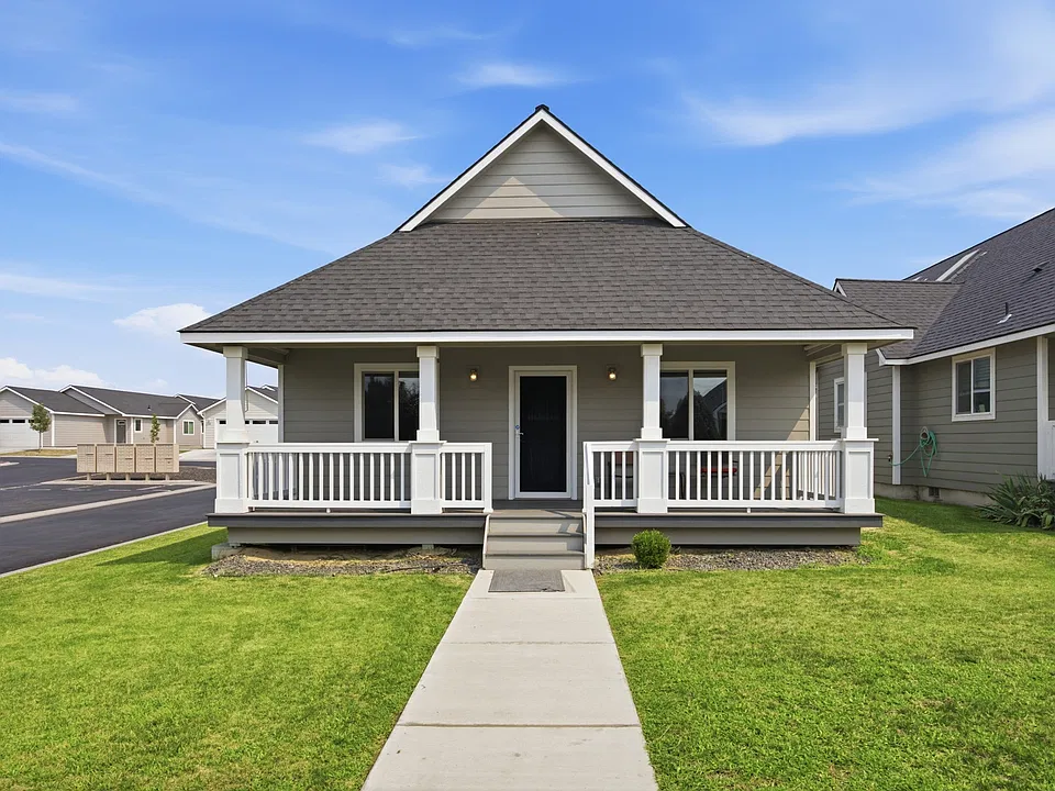 123 E 9th Ave #8