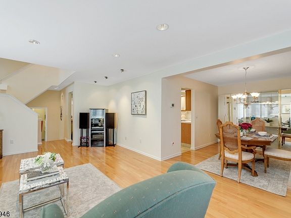 3rd image of 73 Clarken Dr