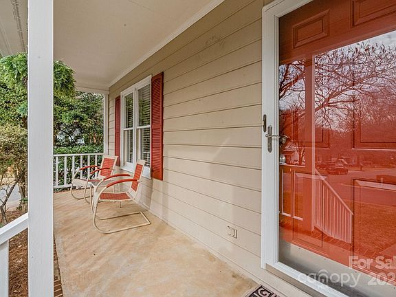 3rd image of 19606 Grasmere Pl