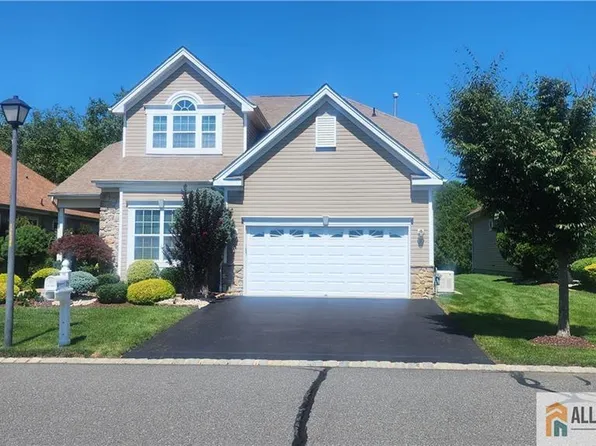15 Monarch Rd, Monroe Township, NJ 08831