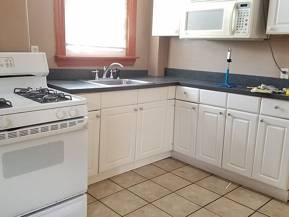 4th image of 11 Langdon St #1