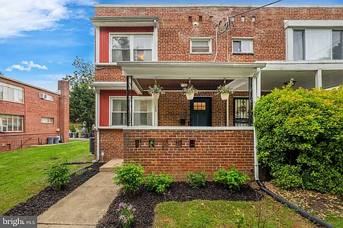 139 Hawaii Ave NE Photo 1
