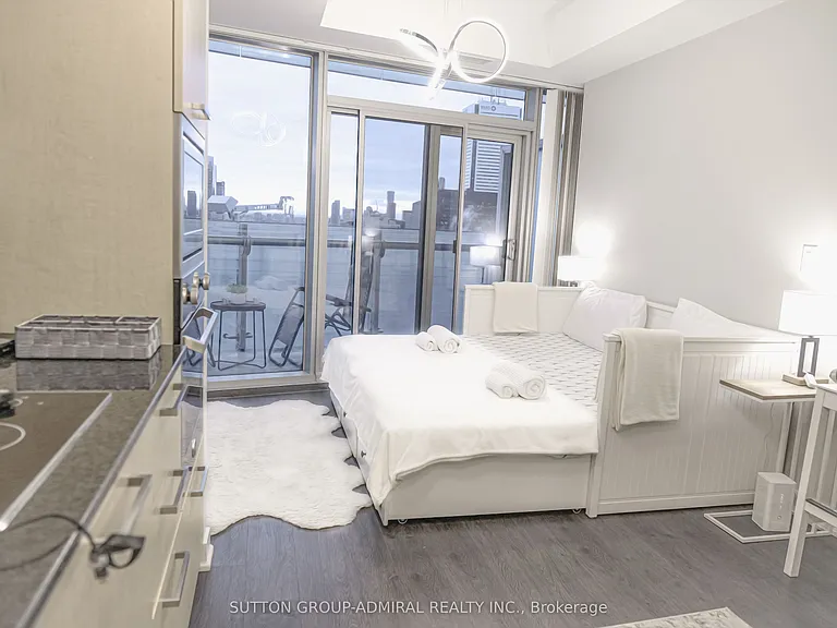 12 York St #4908 — Photo 8