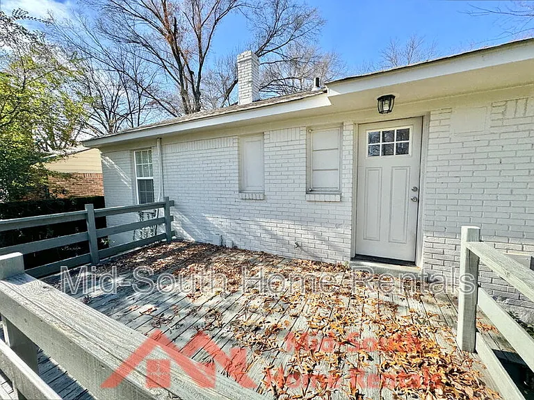 1060 Paul Pl — Photo 18