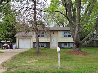 1310 Arvidson Dr, Machesney Park, IL 61115