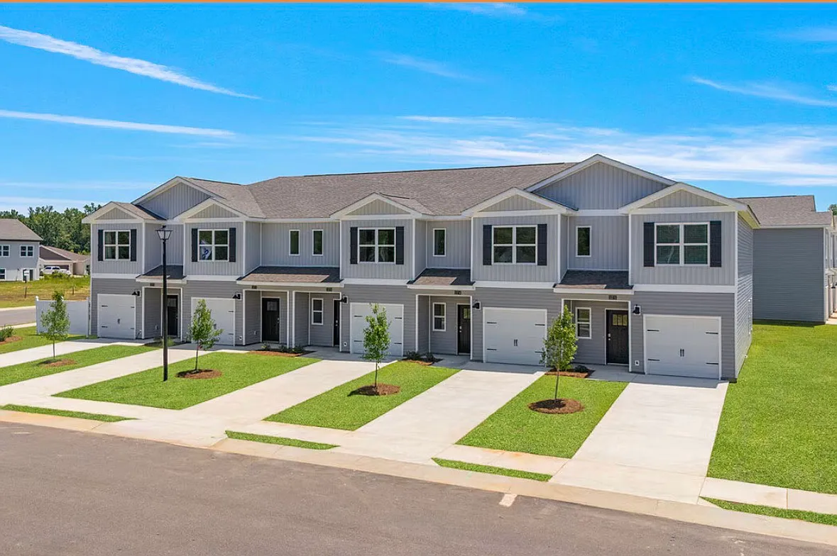 3 bed, 2.5 bath, 1490 sqft, $1,500 — Photo 3