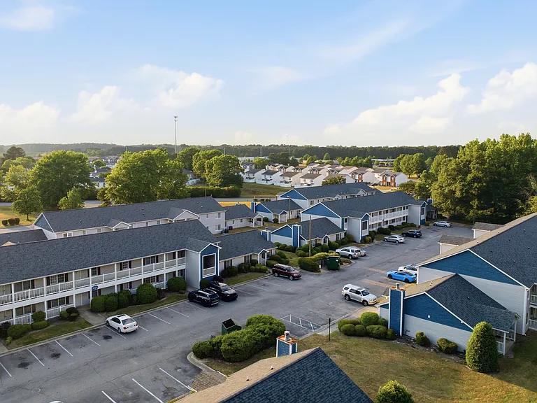 Westpointe Apartments — Photo 44
