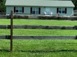 1015 Village Dr, Walnut Cove, NC 27052