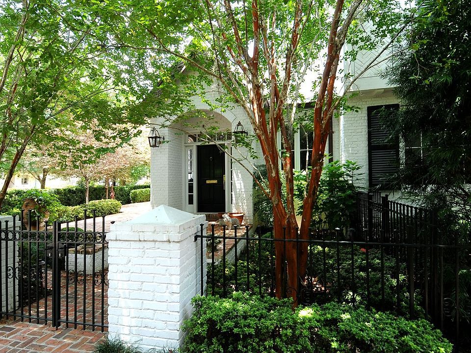 1st image of 215 E Swoope Ave