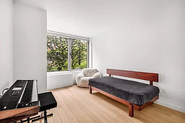 Rented by R New York