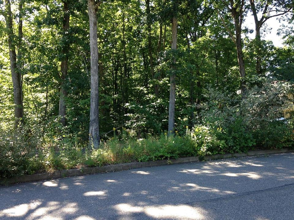 1st image of 137 Woodcrest Blvd