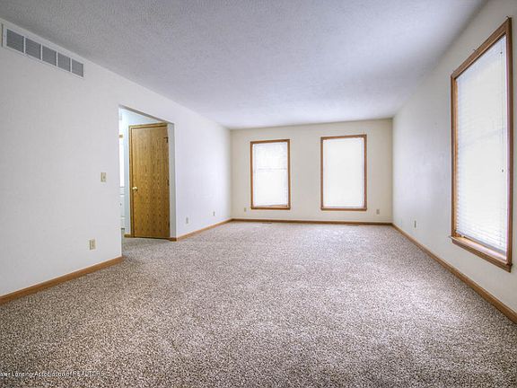 4th image of 3894 White Pine Dr