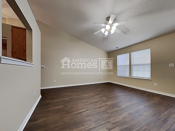 4th image of 10506 Wintergreen Way