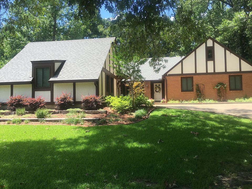 1st image of 207 Edgewood Dr