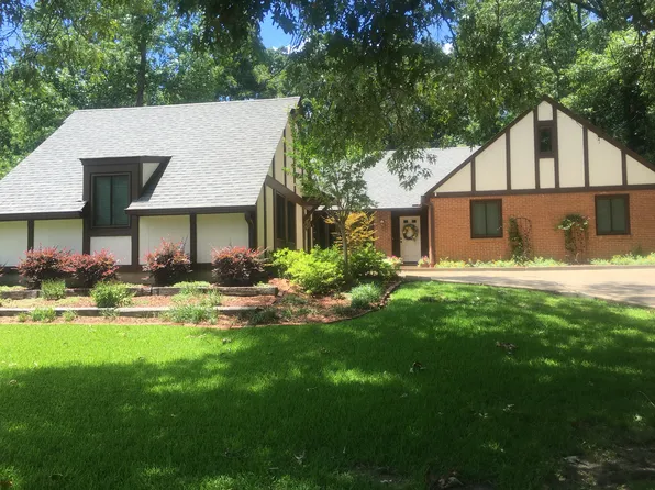 207 Edgewood Dr, Starkville, MS 39759