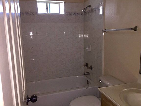 4th image of 1821 Lauren Ln