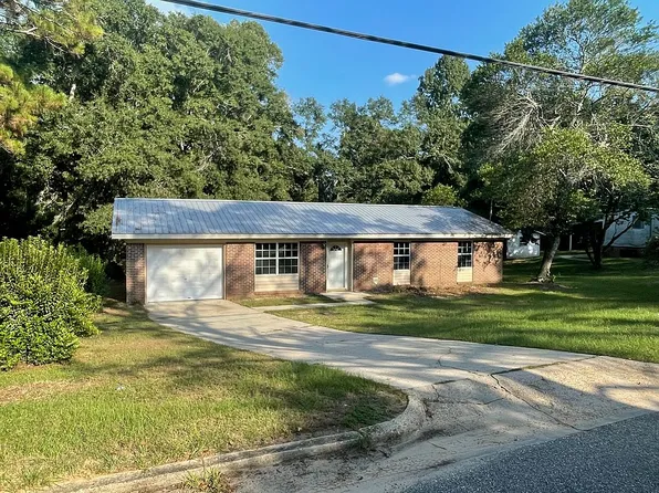 185 Camilla Ave, Ozark, AL 36360