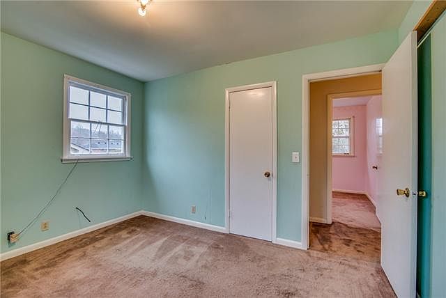 2nd image of 218 Carriage Dr