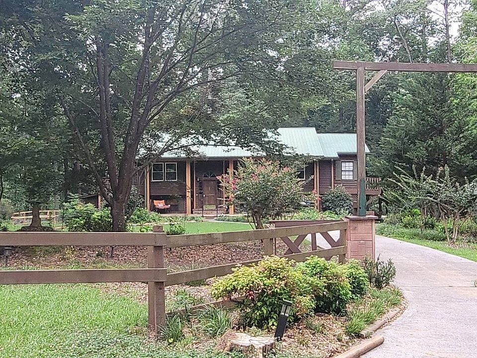 1st image of 562 Adams Rd