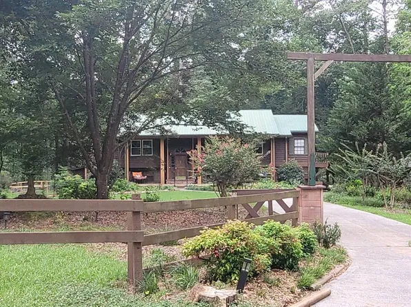 562 Adams Rd, Fayetteville, GA 30214