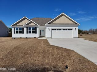 651 Bright Harvest Dr, Maysville, NC 28555