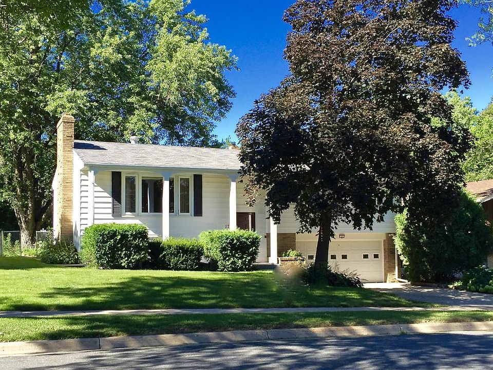 1st image of 17 Logan Ave W