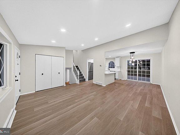 3rd image of 43 Benning Rd