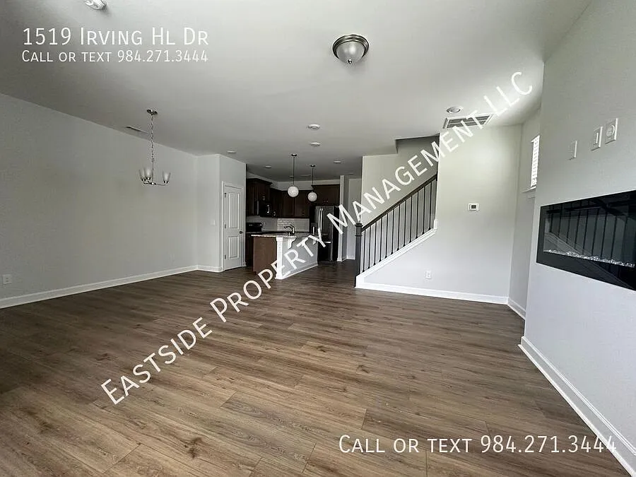Luxurious 3 bed 2.5 bath, 2 rear-end car garage End Unit Townhouse- A Must-See Gem with Exception... — Photo 2