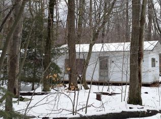 183 Bush Mountain Dr, Cresco, PA 18326