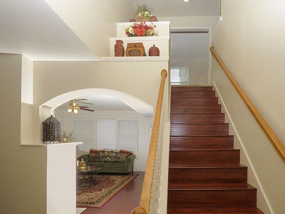 5th image of 2449 Ravenhurst Dr